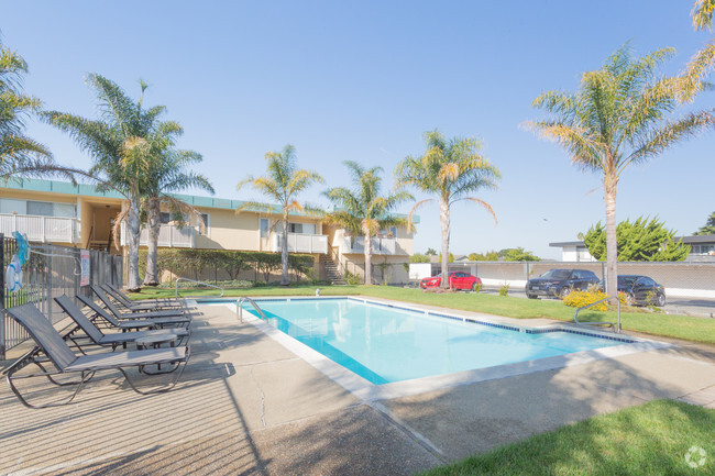 Piscina - BeachWalk Apartments