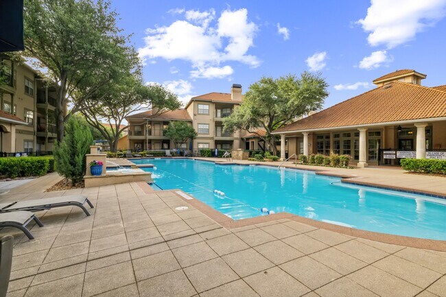 Foto del edificio - St Andrews at River Park Apartments