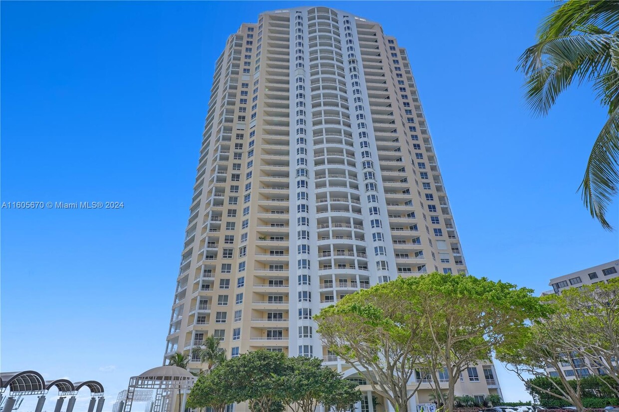 Foto principal - 808 Brickell Key Dr