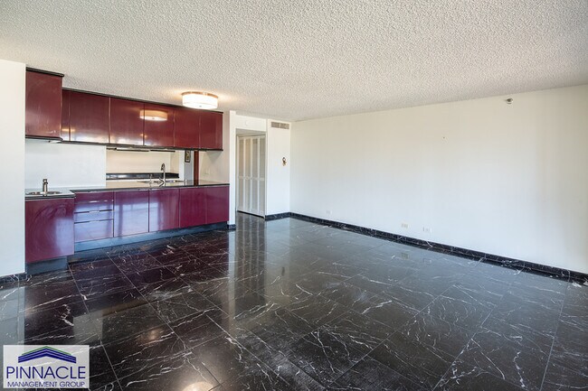 Building Photo - 581 Kamoku St