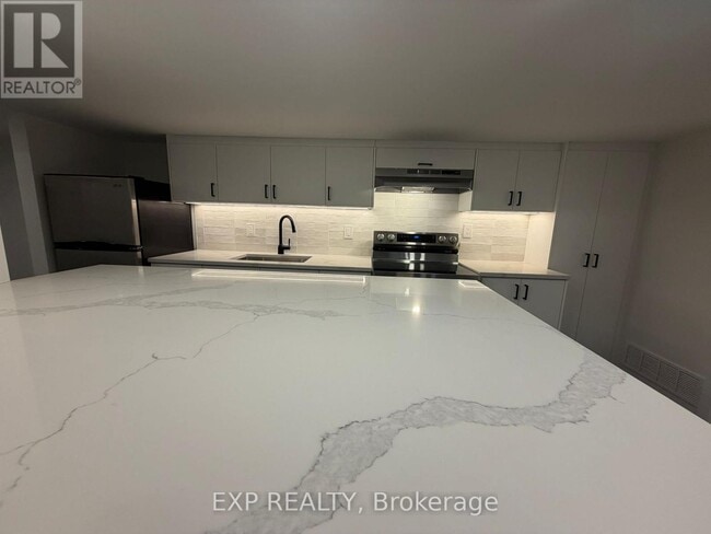 Building Photo - 813 Norton Ave