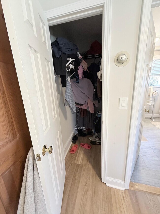 Foto del edificio - 72 College Ave