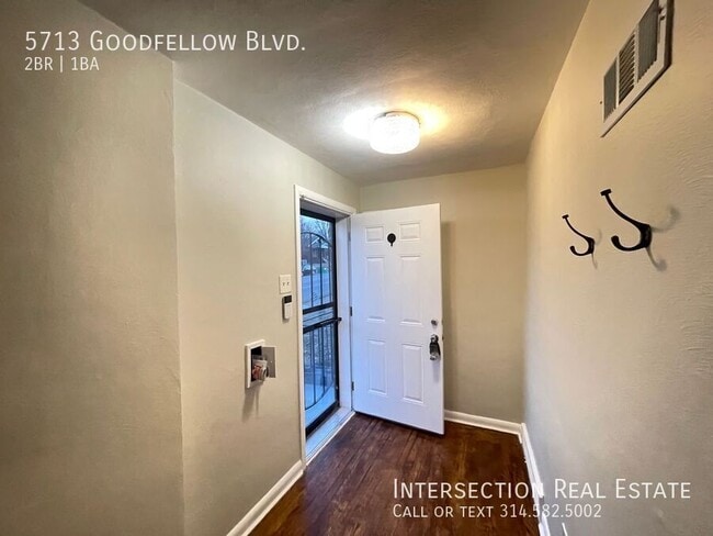 Foto del edificio - 5713 Goodfellow Blvd