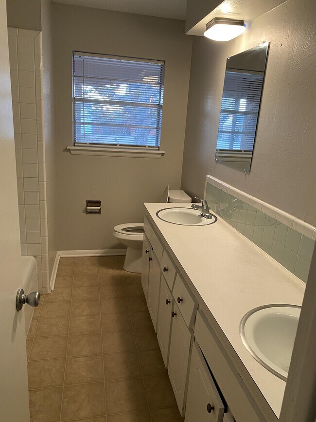 Foto del edificio - 5713 Briarwood Dr NW