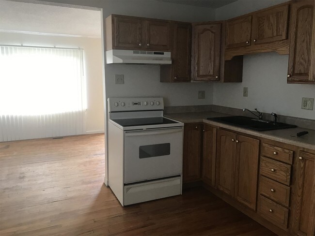 Foto del edificio - 5819 Greenfield Ave