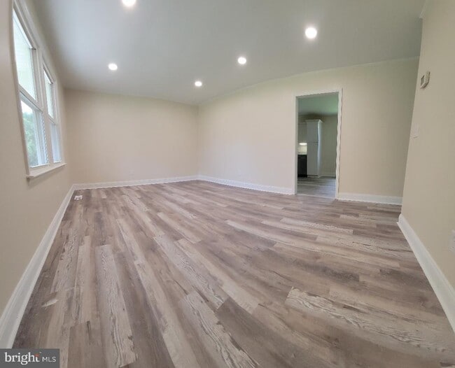 Foto del edificio - 601 Perry Dr
