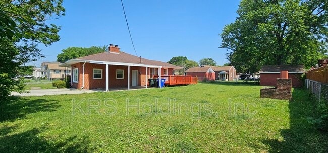 Building Photo - 1002 Hatton St