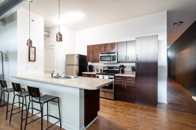 GE Stainless Appliances... - West Town Lofts