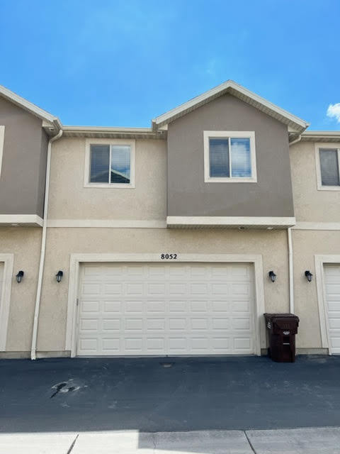 Building Photo - 8052 N Rock Creek Cove Ln