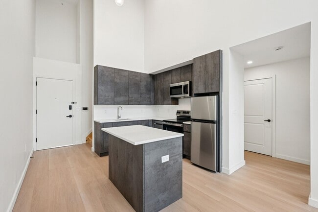 Building Photo - 1 Mallory Ave