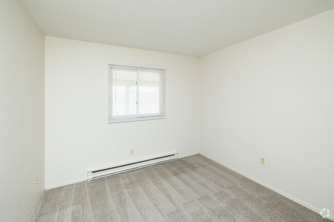 1BR, 1BA - 550SF - Kitchen - Park Terrace Apartments