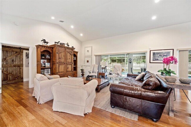 Foto del edificio - 12688 Whitby St