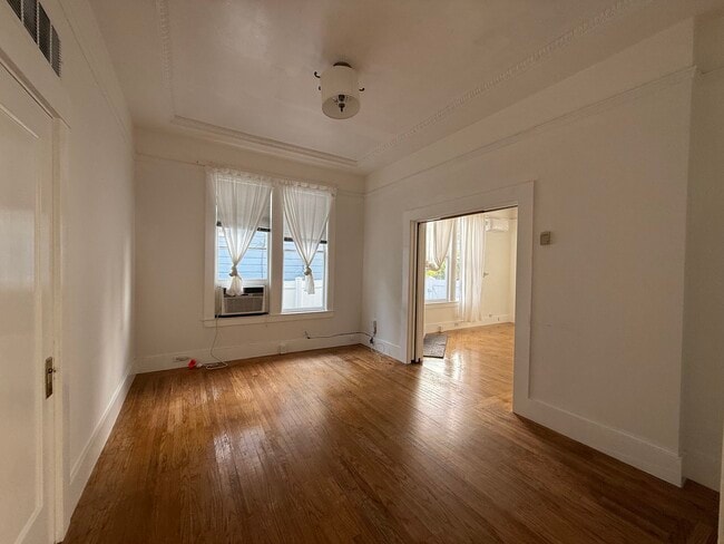 Building Photo - 434 Taylor Ave