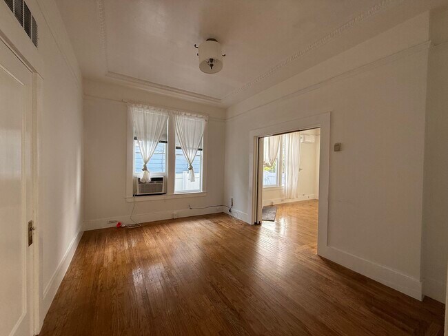 Foto del edificio - 434 Taylor Ave