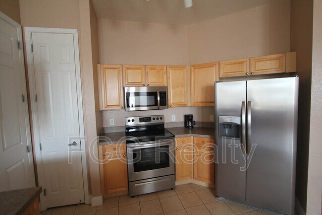 Building Photo - 617 Terrace Ridge Cir