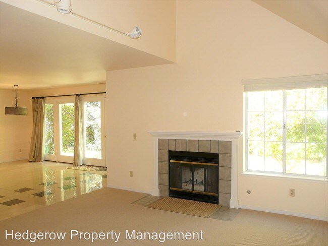 Building Photo - 1528 Voorhees Cir