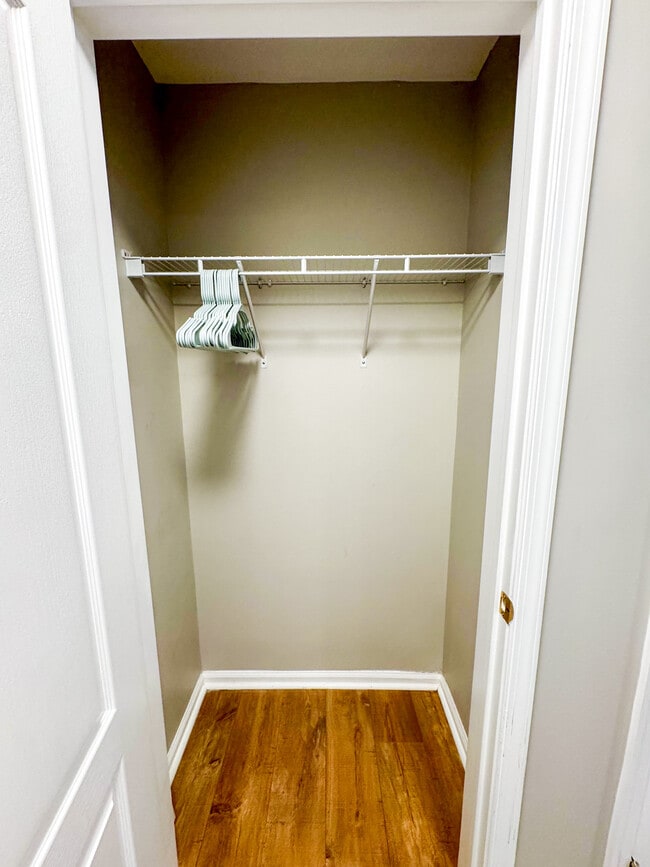 Building Photo - 136 Lionheart Ln