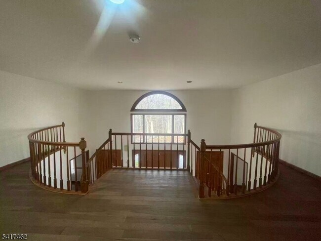 Foto del edificio - 306 Pleasant Valley Rd