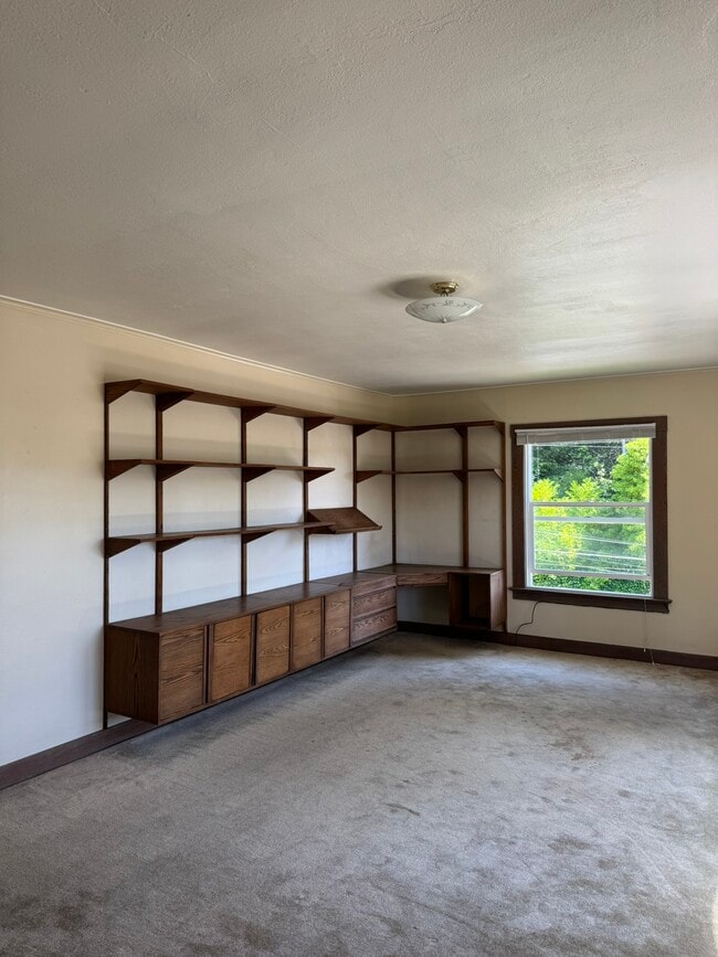 Work from home! - 319 N 8th St