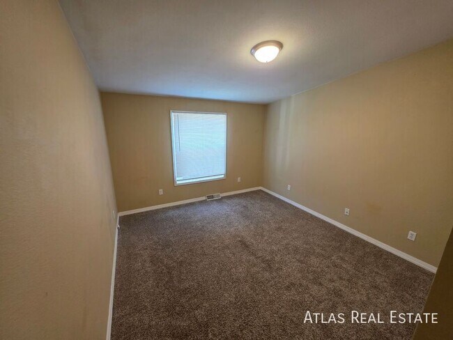 Foto del edificio - 2990 W C St