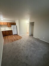 Building Photo - 213 28th Ave W