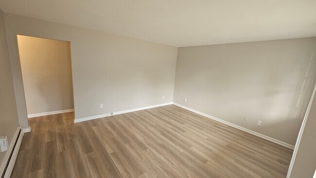 Building Photo - 628 Ridge Rd