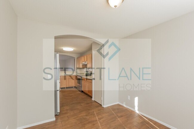 Building Photo - REDUCED!
