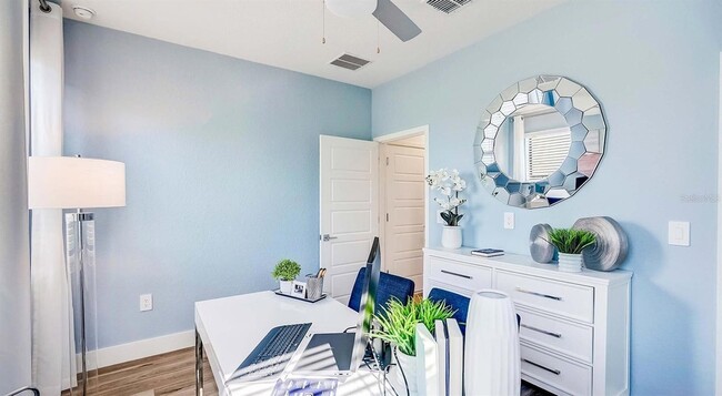 Building Photo - 8044 Gulfstream Ct