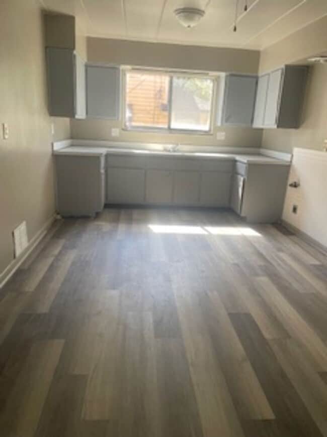 Foto del edificio - Spacious 2 bed one bath