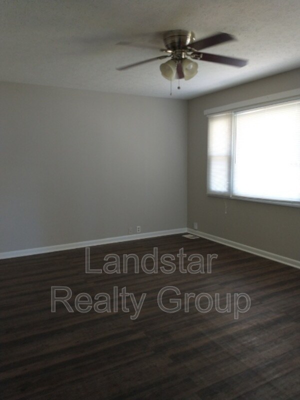Foto del edificio - 7507 Gerald Ave