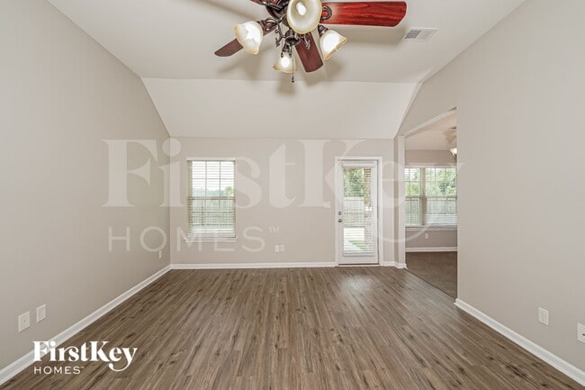 Building Photo - 920 Alise Cir
