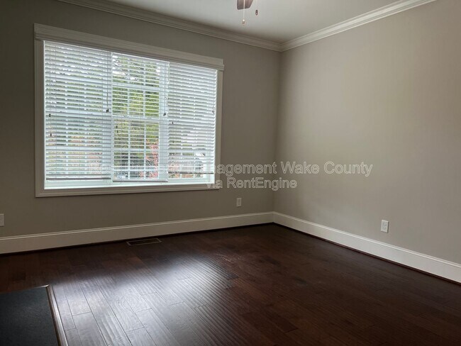 Foto del edificio - 2805 Plumfield Pl