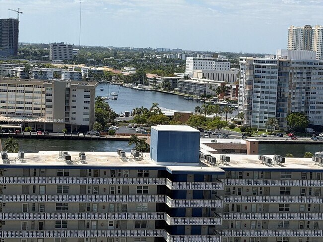 Foto del edificio - 1904 S Ocean Dr