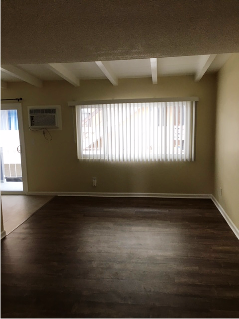Living room - 328 Griswold St