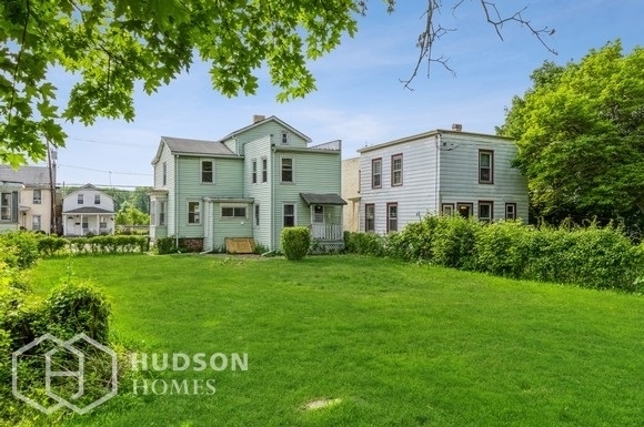 Foto del edificio - Now Available! 75 South Main St, Castleton NY