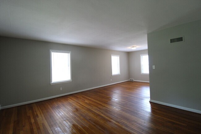 Foto del edificio - 2 Bedroom 1 Bath Duplex In The Waldo Area