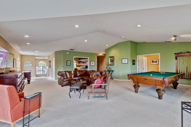 Foto del edificio - 207 Legendary Cir