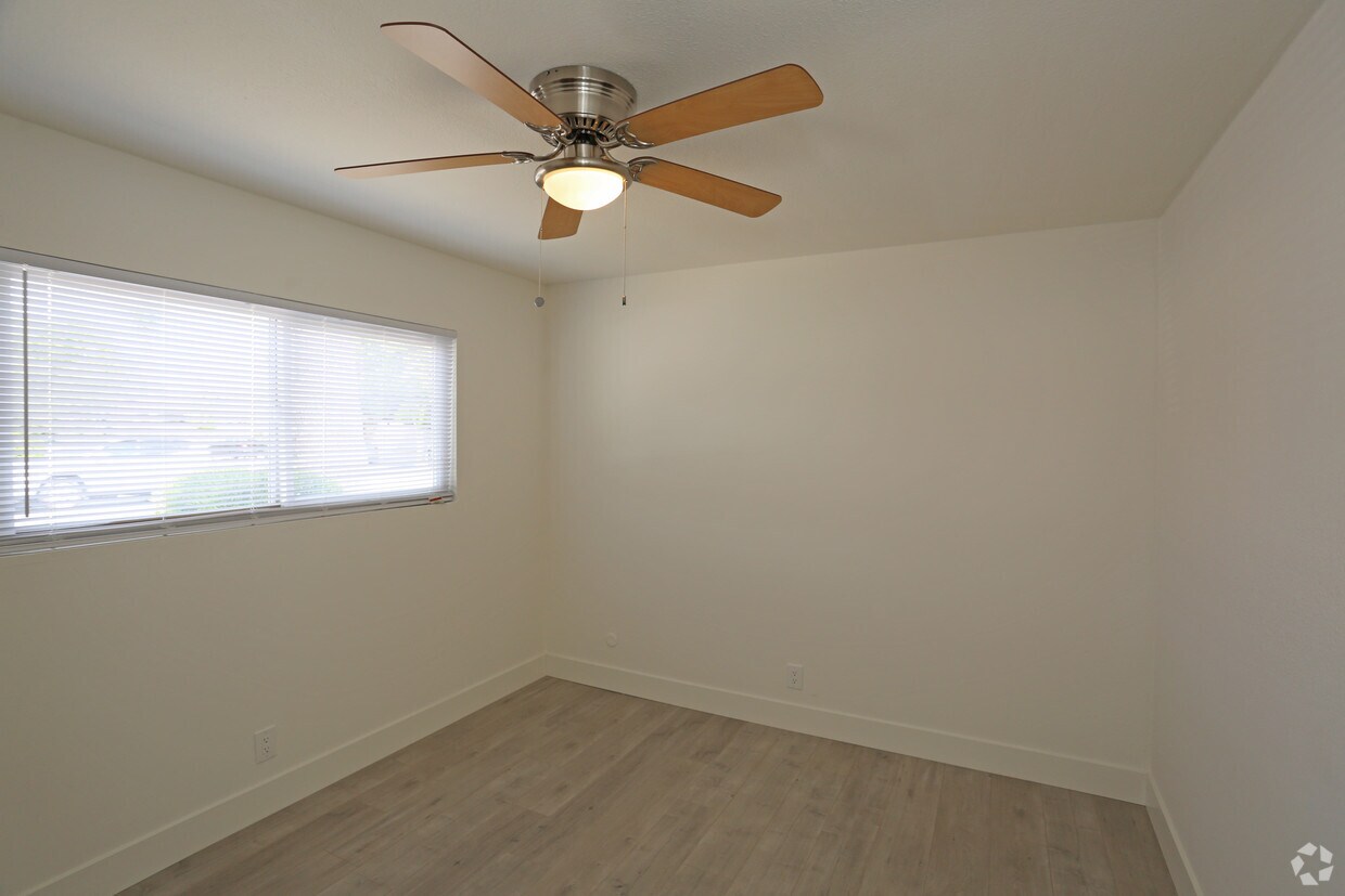 Primary Photo - CAP 5.1% Fullerton 4 units