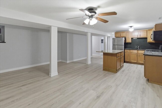 Foto del edificio - 910 W Gunnison St