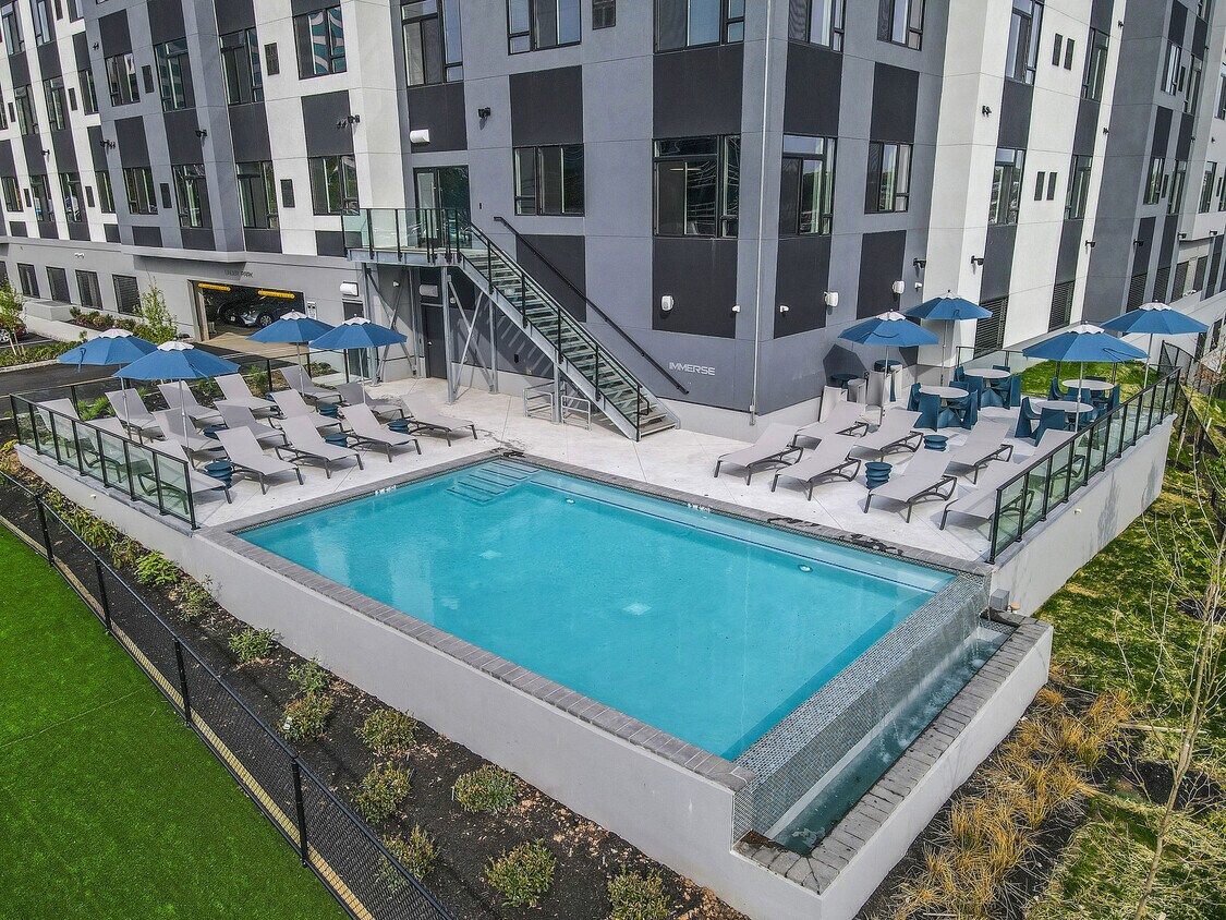 Luxor Lifestyle Apartments Bala Cynwyd Bala Cynwyd, PA