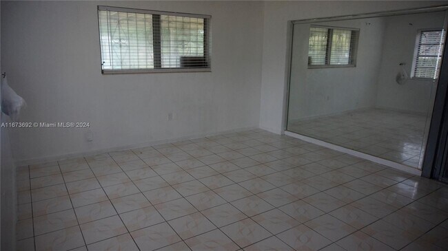 Foto del edificio - 1771 NW 183rd St