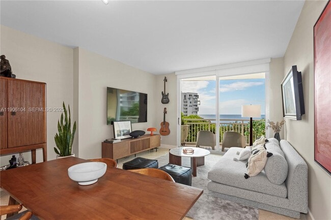 Building Photo - 2475 Brickell Ave