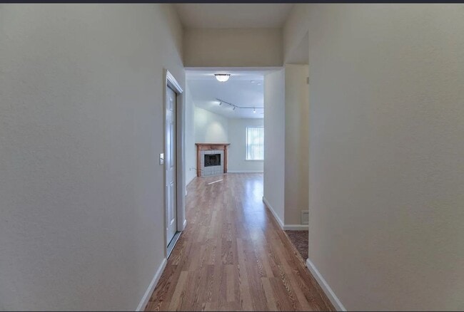 Building Photo - 4 Bed/2 Bath with 2 car garage home in Killearn Acres