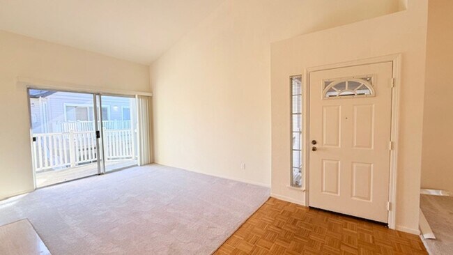 Foto del edificio - Charming 2BD/2BA + Loft, Upper Unit Condo in Alamo- Available NOW!