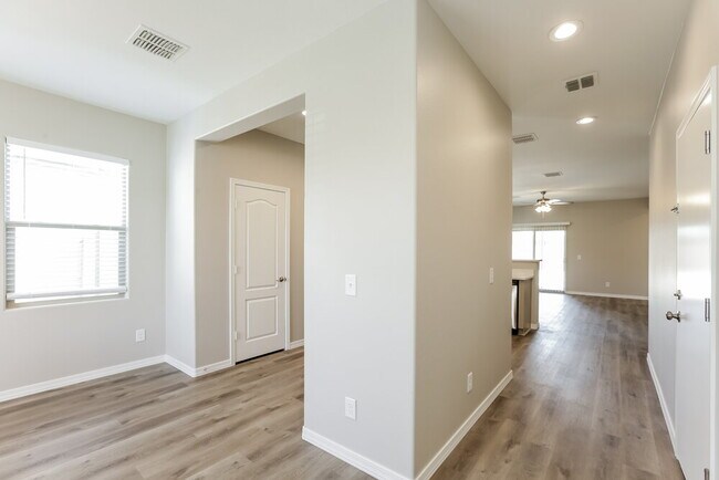 Foto del edificio - 8139 W Atlantis Way