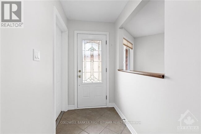 Building Photo - 7 Robarts Crescent