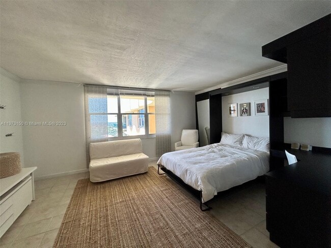 Building Photo - 2501 S Ocean Dr