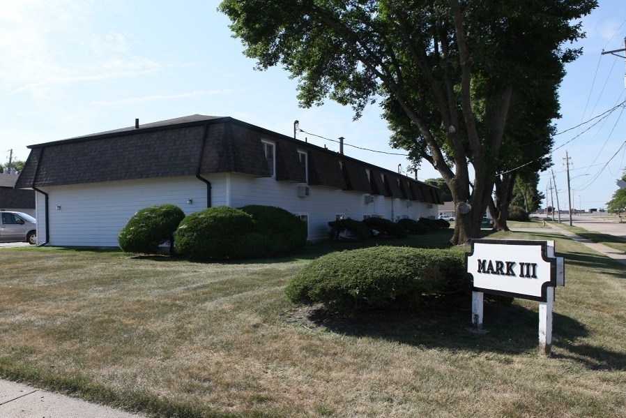 Building Photo - Mark III Apartments