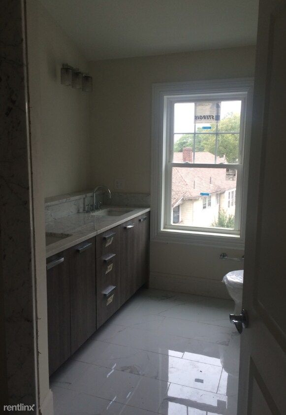 Foto principal - 24 Kirkwood Rd