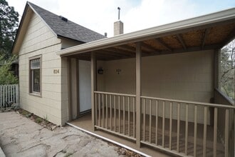 Building Photo - 824 Midland Ave